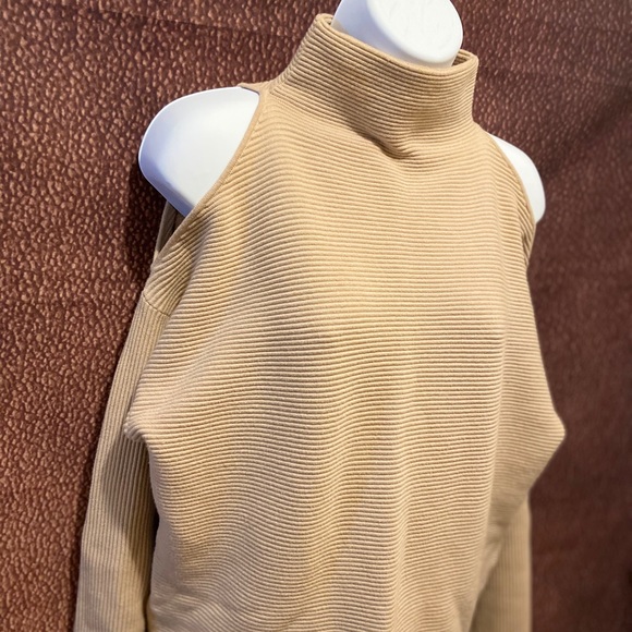 Intermix top - Picture 1 of 9